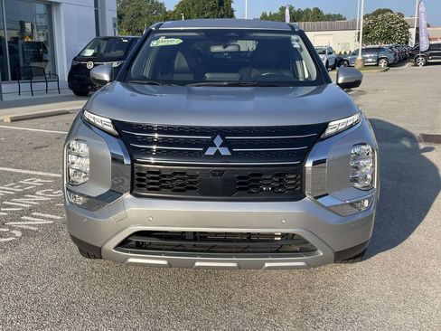 Used 2022 Mitsubishi Outlander SE FWD image 2