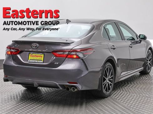 Used 2024 Toyota Camry SE w/ Cold Weather Package FWD image 5