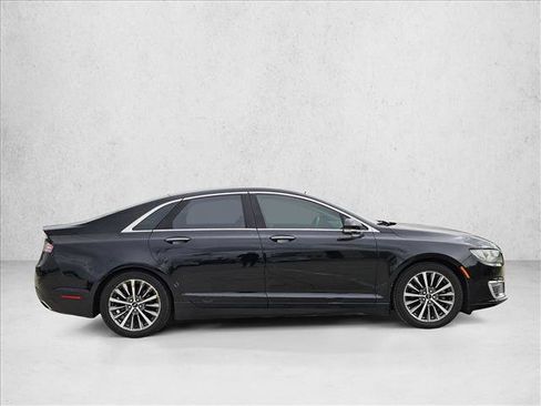Used 2019 Lincoln MKZ Reserve FWD image 4