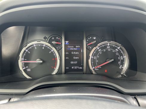 Used 2023 Toyota 4Runner TRD Off-Road Premium w/ Off Road Premium Plus Package AWD/4WD image 17