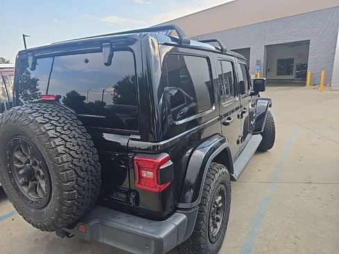 Used 2019 Jeep Wrangler Unlimited Sahara w/ Dual Top Group AWD/4WD image 3