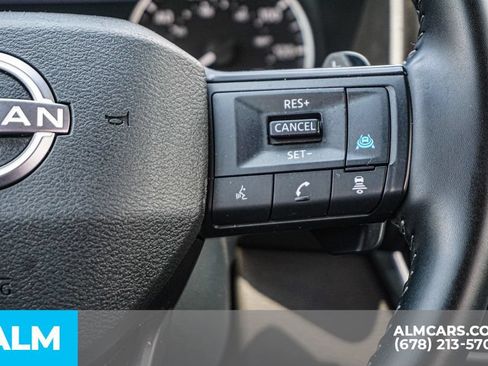 Used 2025 Nissan Rogue SV FWD image 29