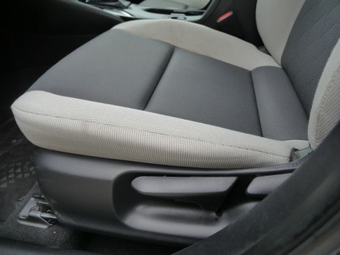 Used 2024 Toyota Corolla LE FWD image 21