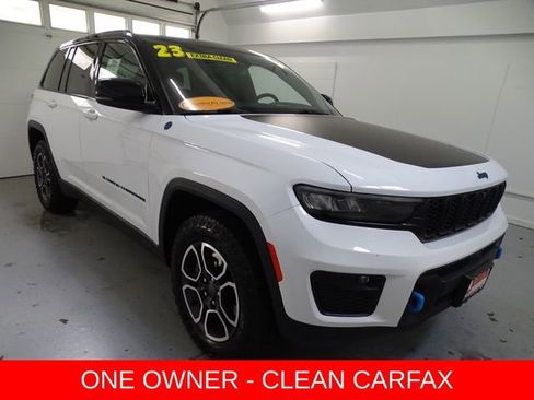 Certified 2023 Jeep Grand Cherokee Trailhawk w/ Luxury Tech Group III AWD/4WD image 1
