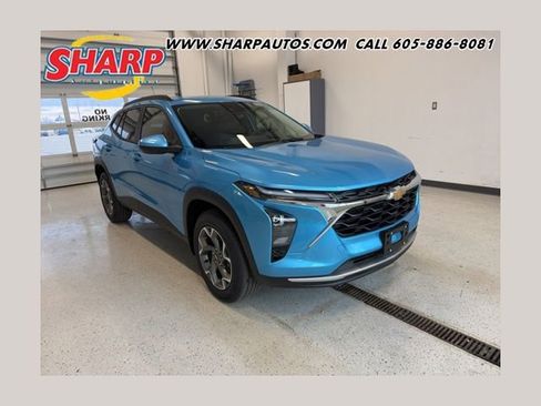 New 2026 Chevrolet Trax LT w/ Driver Confidence Package image 1