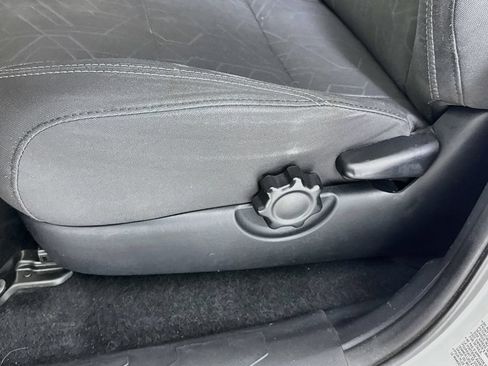 Used 2017 Toyota Tacoma TRD Sport AWD/4WD image 22