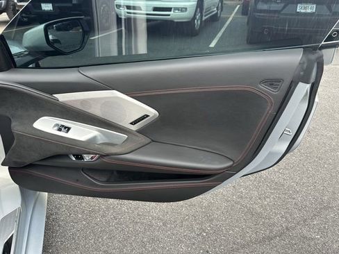 Used 2021 Chevrolet Corvette Stingray Premium Conv w/ Z51 Performance Package image 16