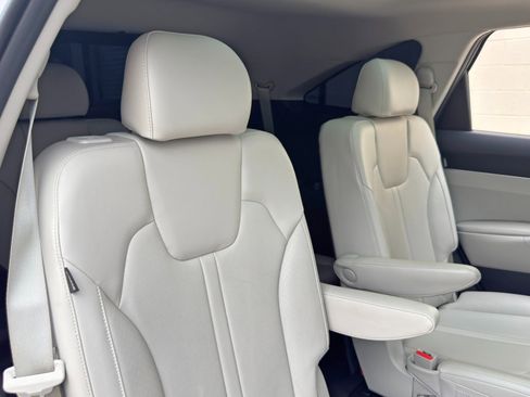 Used 2025 Kia Sorento EX w/ Panoramic Sunroof Package FWD image 41