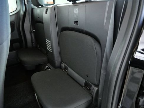 Used 2022 Nissan Frontier S w/ Technology Package AWD/4WD image 11
