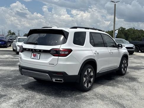 New 2026 Honda Pilot Touring image 7