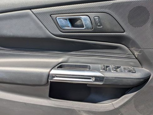 Used 2025 Ford Mustang Premium image 11