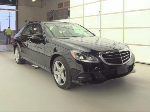 Used 2015 Mercedes-Benz E 350 4MATIC Sedan w/ Premium 1 Package image 4