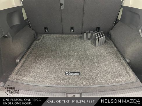 Used 2021 Volkswagen Tiguan SE w/ Panoramic Sunroof Package image 39