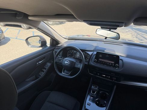 Used 2025 Nissan Rogue SV FWD image 36