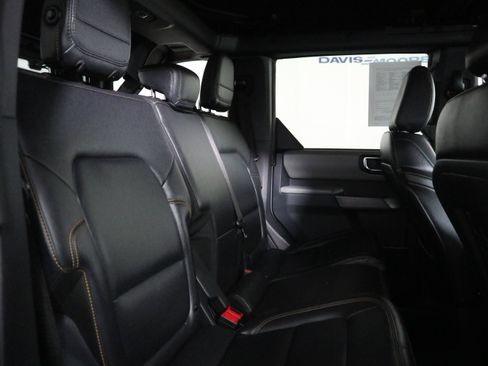 Used 2023 Ford Bronco Badlands image 20