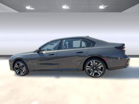 New 2026 BMW 740i RWD image 2