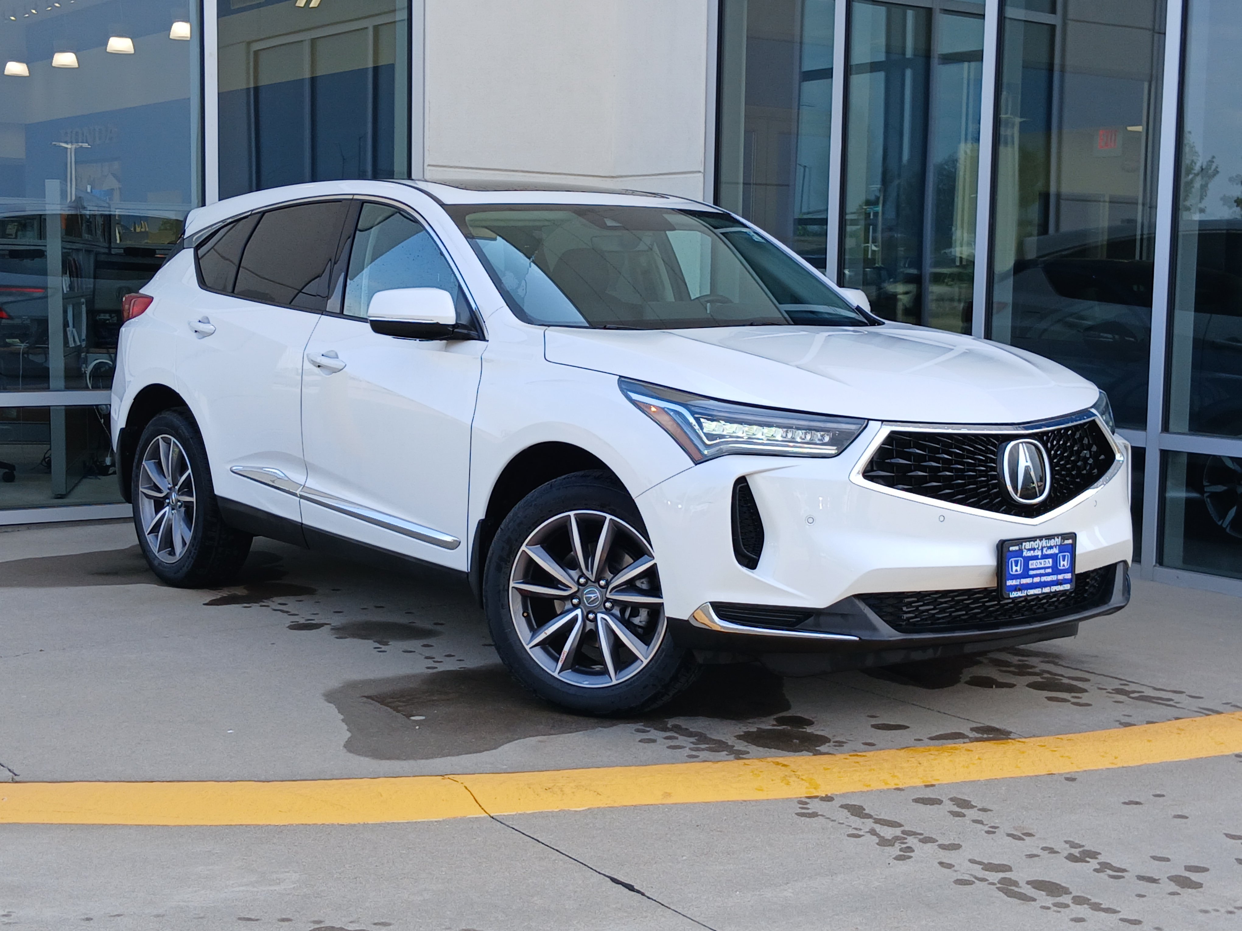 Used 2024 Acura RDX w/ Technology Package AWD/4WD image 2