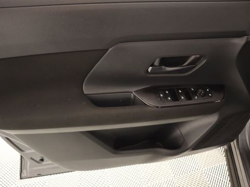 Used 2025 Nissan Kicks S image 14