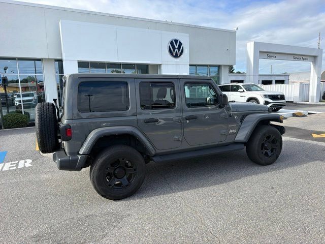 Used 2022 Jeep Wrangler Unlimited Sahara AWD/4WD image 3