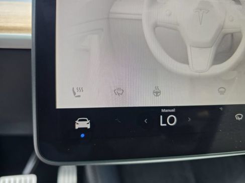 Used 2022 Tesla Model Y Performance AWD/4WD image 21