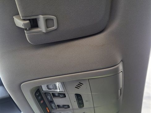 Used 2018 Buick Enclave Essence FWD image 24