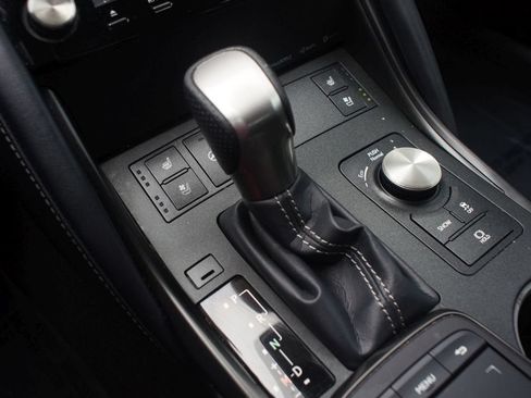 Used 2022 Lexus IS 350 F Sport w/ Navigation Package RWD image 13