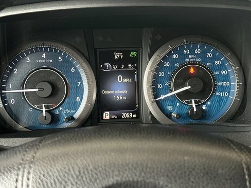 Used 2018 Toyota Sienna XLE w/ XLE Navigation Package FWD image 28