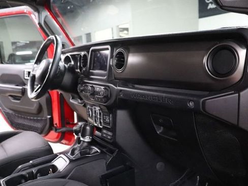 Used 2018 Jeep Wrangler Unlimited Sport S AWD/4WD image 18