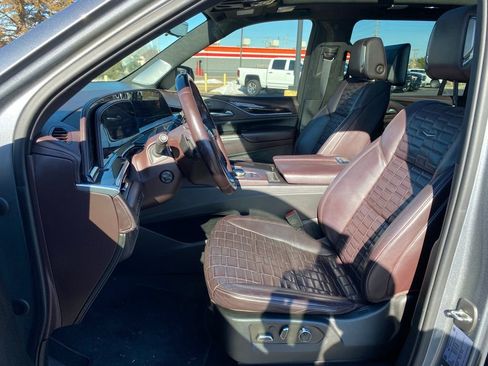 Used 2021 Cadillac Escalade ESV Sport Platinum image 13