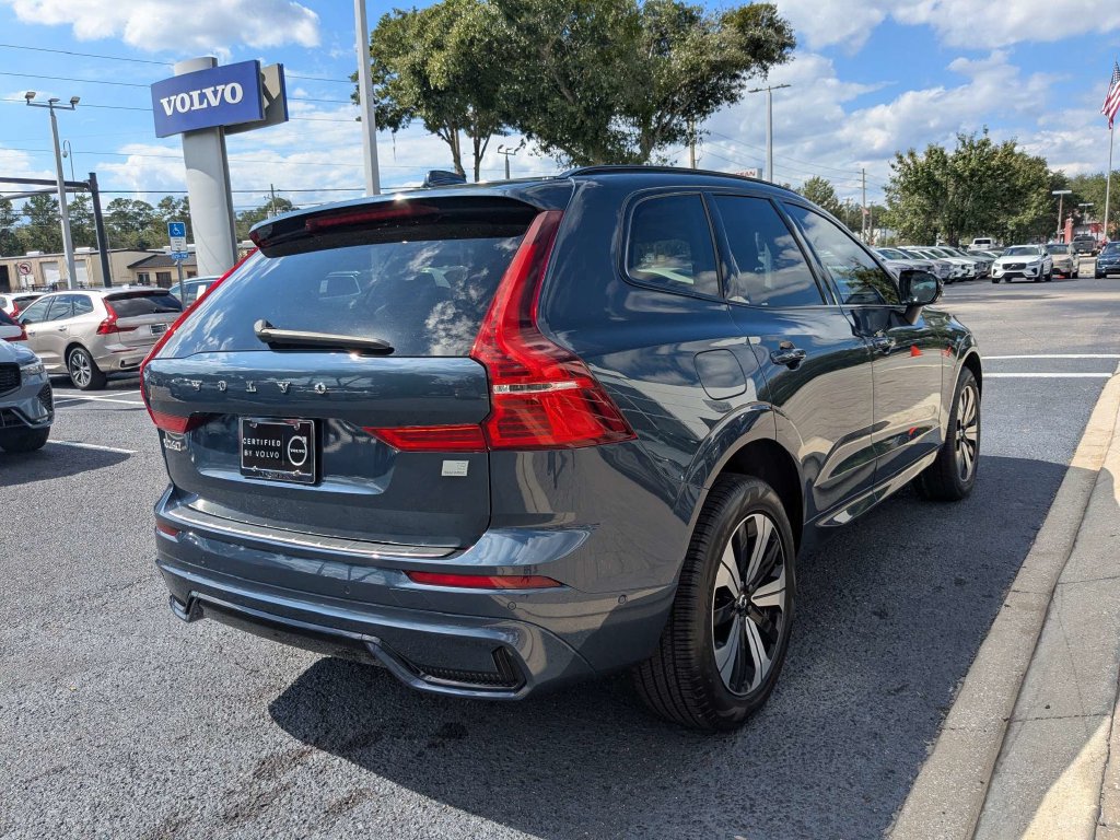Used 2024 Volvo XC60 T8 Plus w/ Protection Package Premier AWD/4WD image 4