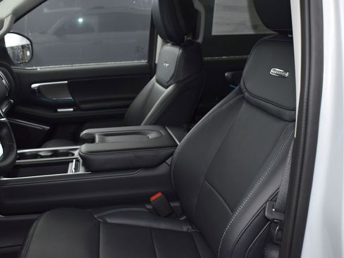 New 2026 Ford Expedition Platinum image 10