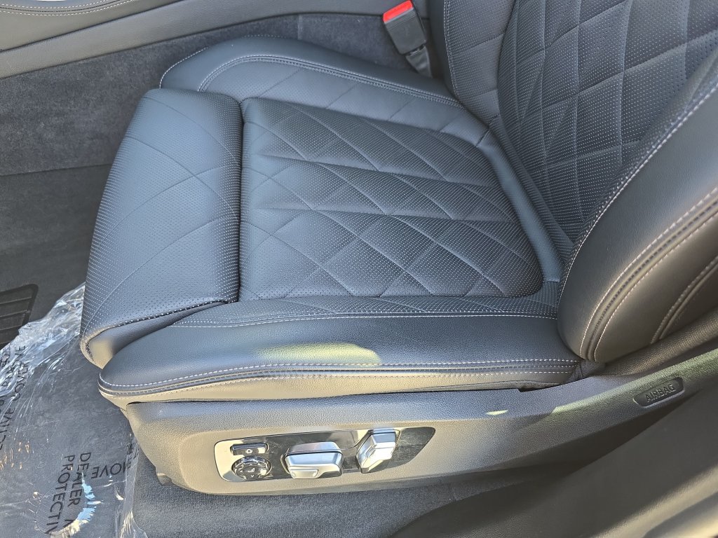 Used 2025 BMW X5 sDrive40i w/ M Sport Package RWD image 32