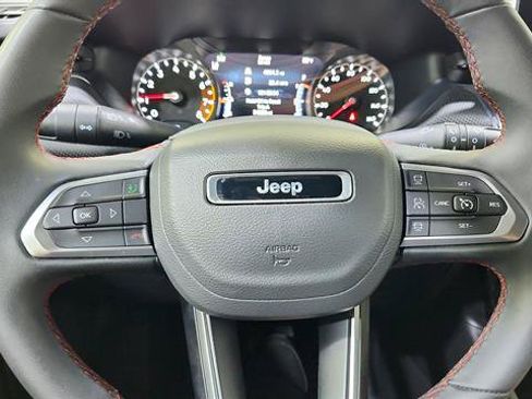 Used 2025 Jeep Compass Trailhawk AWD/4WD image 15