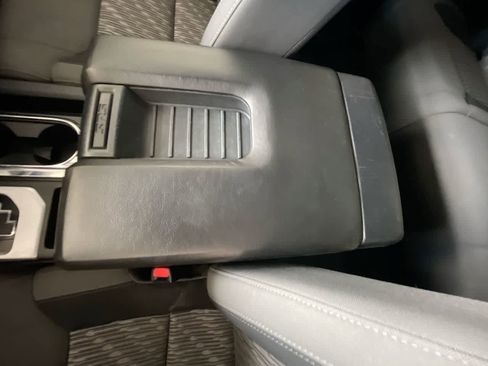 Used 2019 Toyota Tundra SR5 w/ TRD Off Road Package image 19