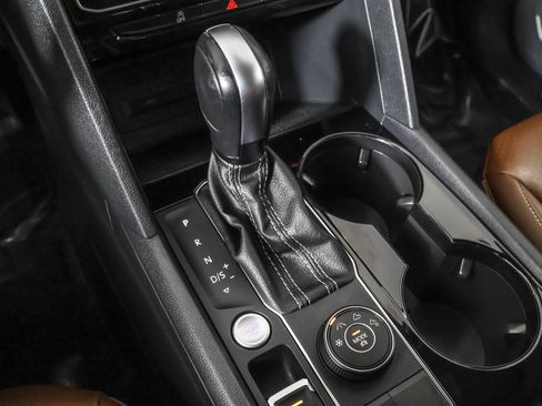 Used 2023 Volkswagen Atlas SE image 30