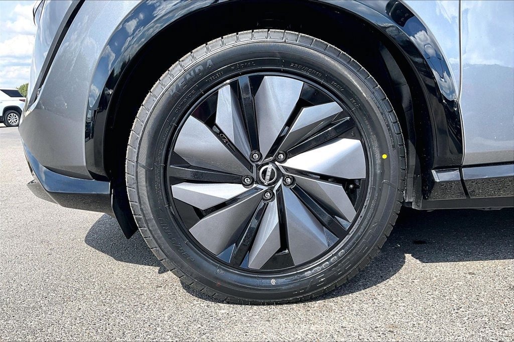 Used 2024 Nissan Ariya FWD image 35