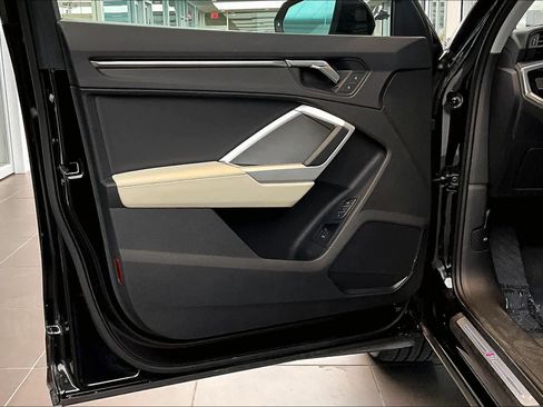 Used 2023 Audi Q3 2.0T Premium w/ Convenience Package image 24