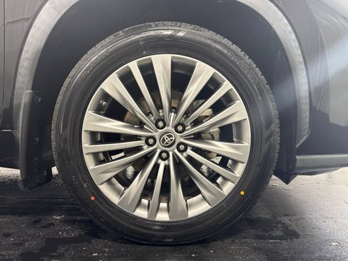 Used 2020 Toyota Highlander Platinum AWD/4WD image 9