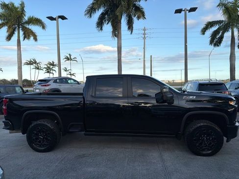 Used 2022 Chevrolet Silverado 2500 LTZ w/ LTZ Plus Package image 7