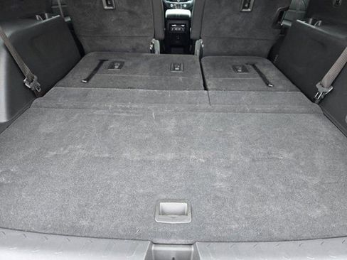 Used 2022 Chevrolet Traverse LT FWD image 34