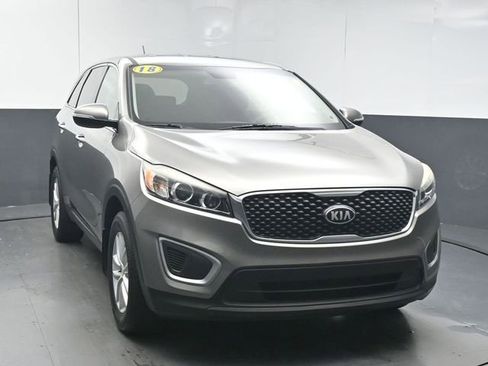 Used 2018 Kia Sorento L FWD image 3