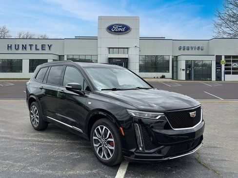 Used 2024 Cadillac XT6 Sport w/ Technology Package image 4