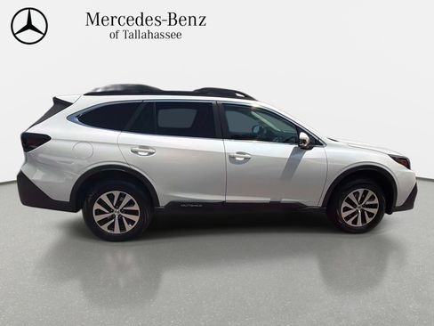 Used 2022 Subaru Outback Premium AWD/4WD image 4