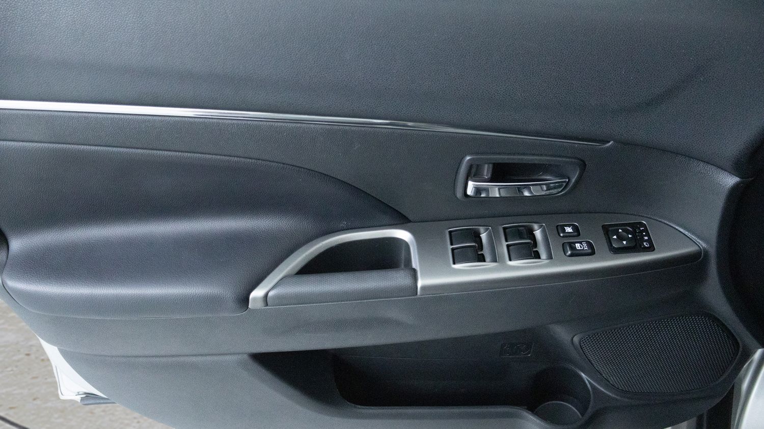 Used 2024 Mitsubishi Outlander Sport SE AWD/4WD image 23