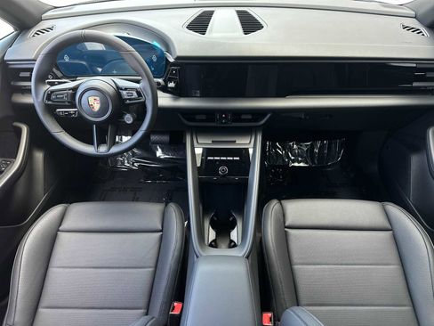 New 2025 Porsche Macan Electric image 6