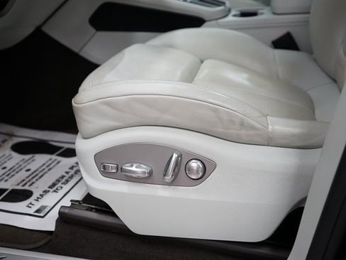 Used 2020 Porsche Macan S image 30