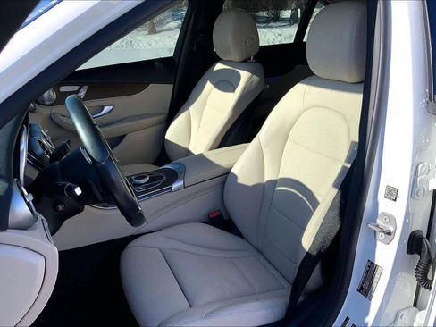 Used 2021 Mercedes-Benz C 300 C 300 image 9