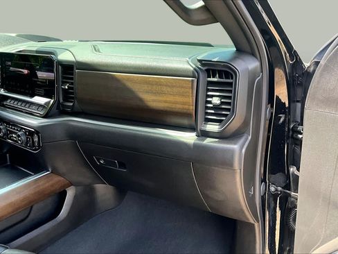 Used 2025 Chevrolet Silverado 3500 High Country w/ High Country Premium Package AWD/4WD image 19