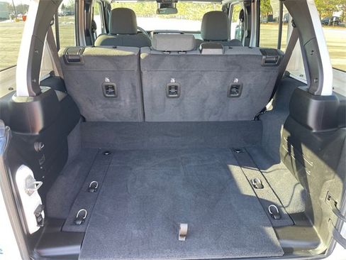 Used 2024 Jeep Wrangler Unlimited image 20