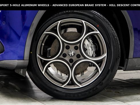 Used 2022 Alfa Romeo Stelvio Ti image 3